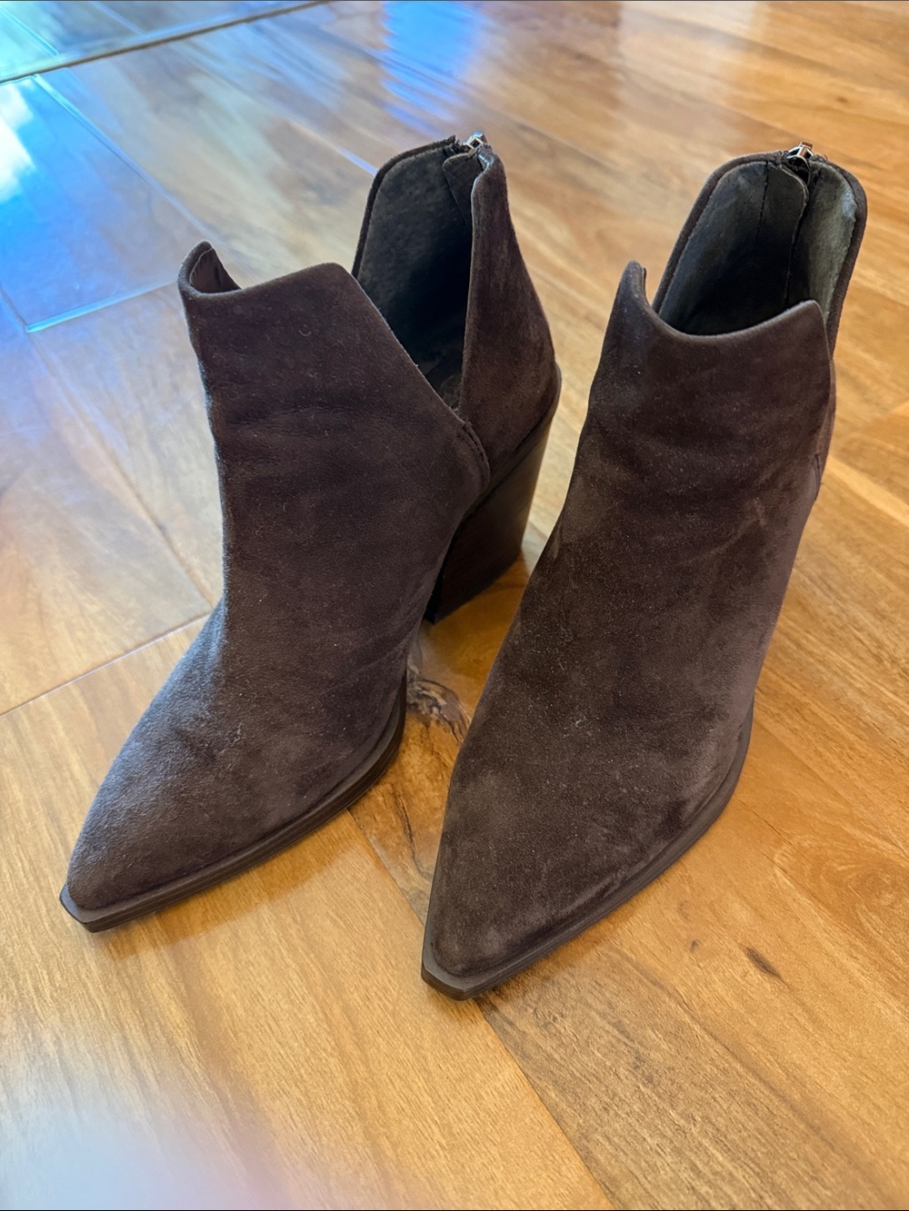 Vince Camuto Gigietta Chocolate Brown Suede Pointed Ankle Booties - Size 7.5M
